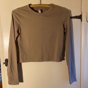 Aritzia Seven Sisters Long Sleeve Crop Top